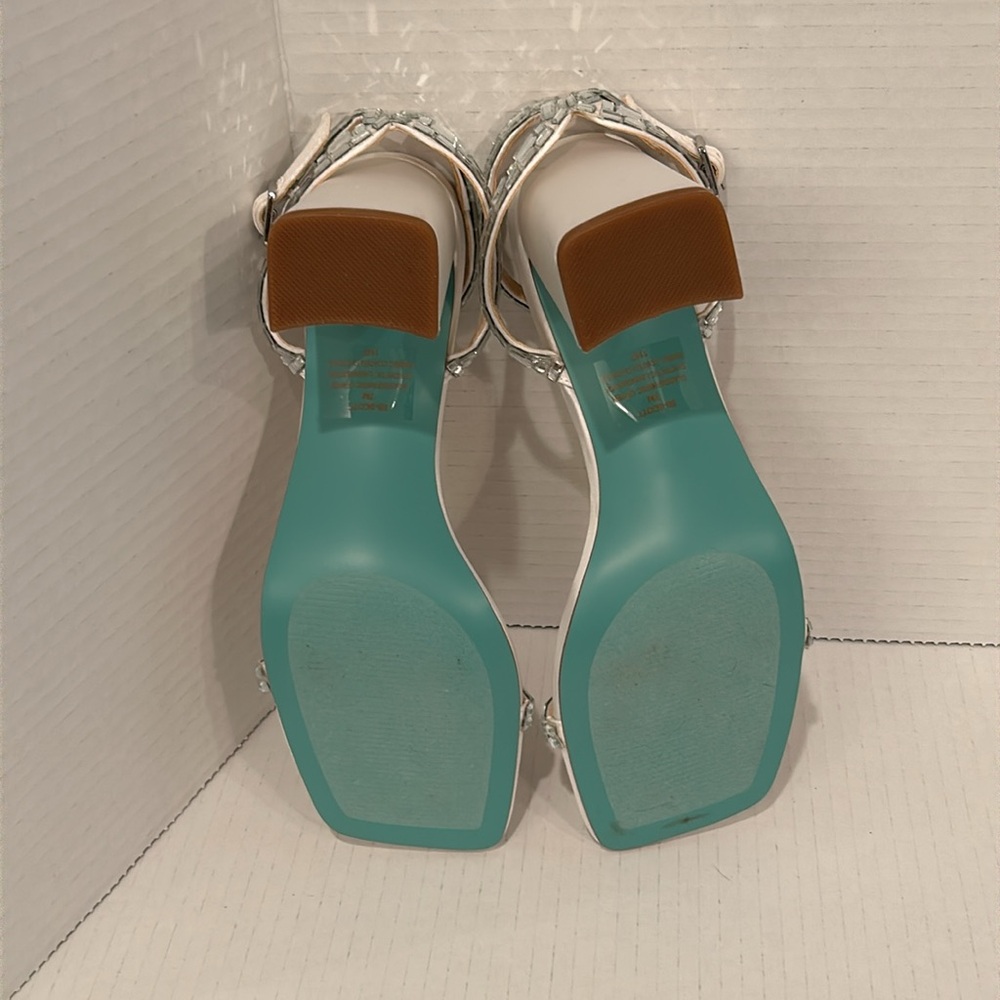 NWOT ✨ Betsy Johnson SB-SCOTT 1187 Embellished Block Heel Sandals - Size 7✨ - Picture 7 of 8